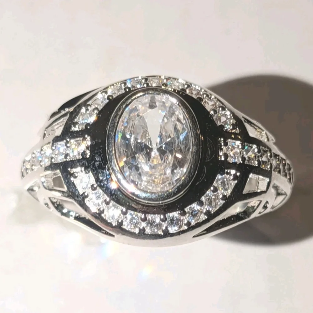 High Quality Sophisticated Men's 925 Silver Ring with Halo Centerpiece Sz 9